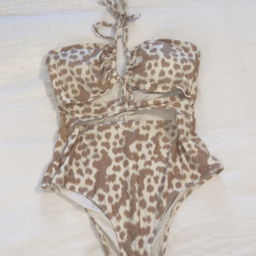 One piece swimsuit